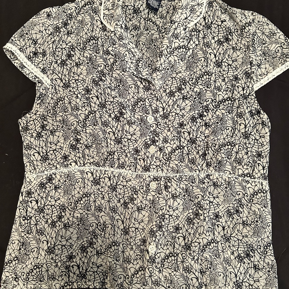 Black and White Buttoned Blouse with Notched Collar